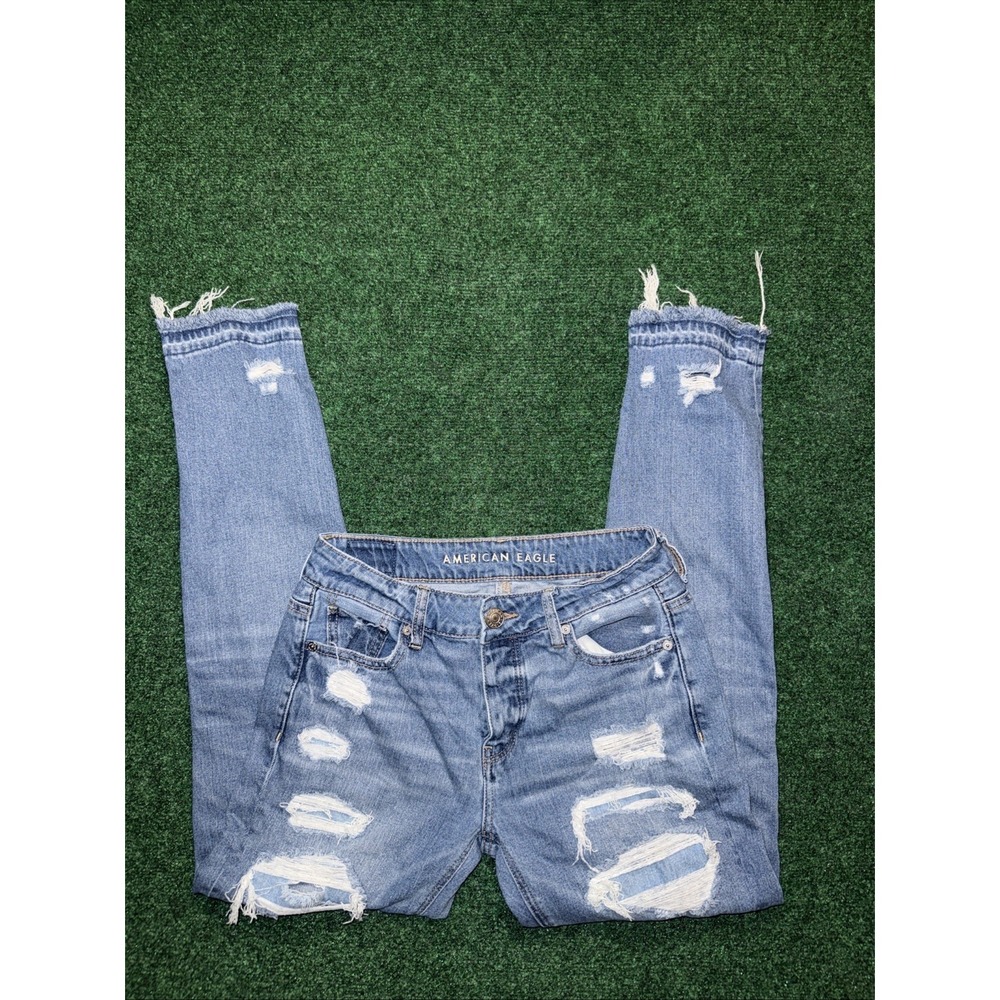 American Eagle Ankle Length Light Wash Denim Distressed Jeans Women's Size 0 U8